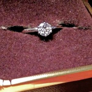 ***SOLD*** Gorgeous ring